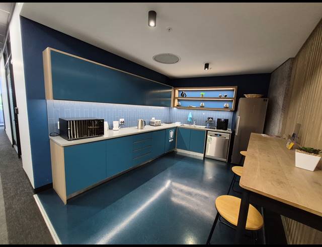 70M² OFFICE TO LET IN GLENADRIENNE